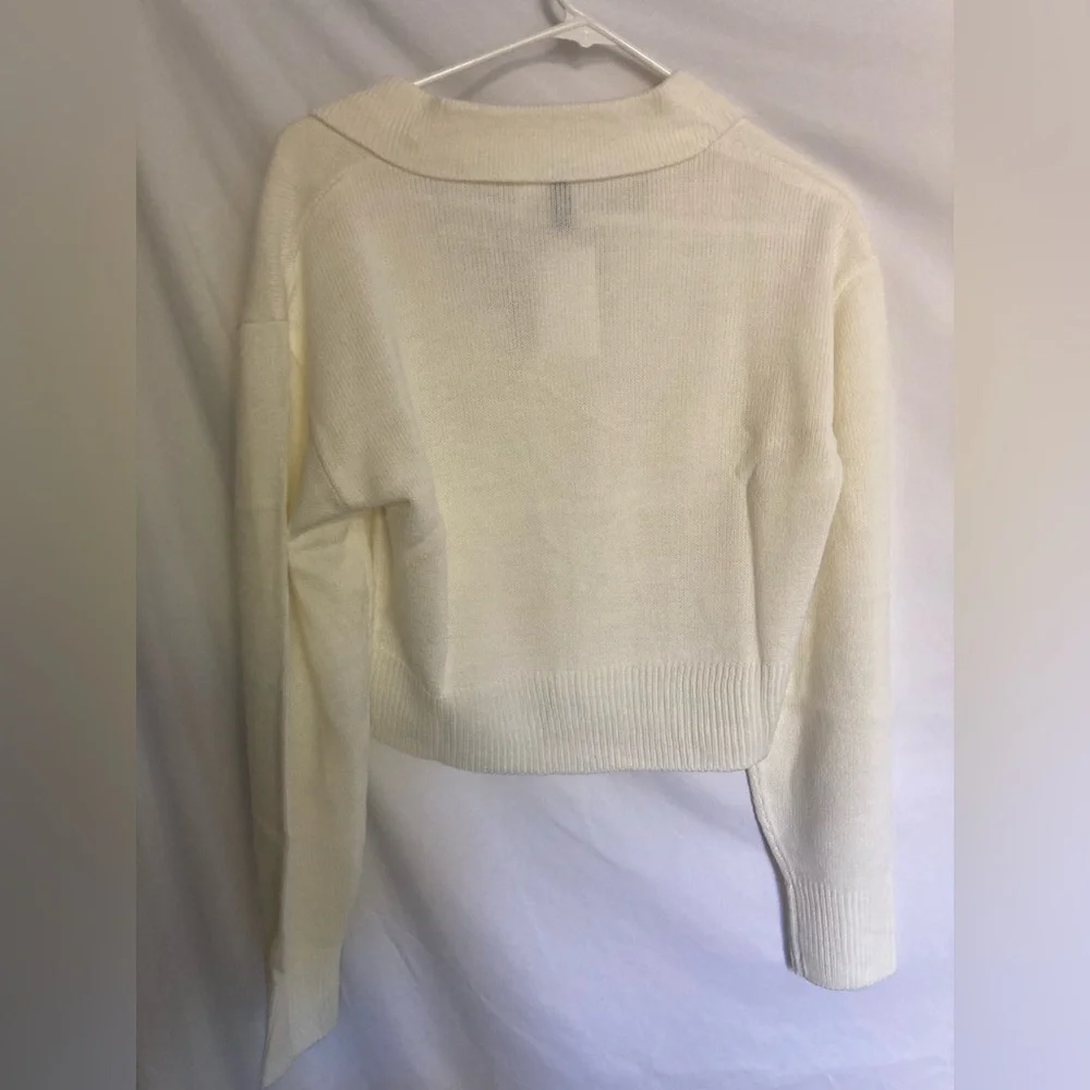 H&M Collared Sweater Sz S in Natural White - Picture 5 of 7